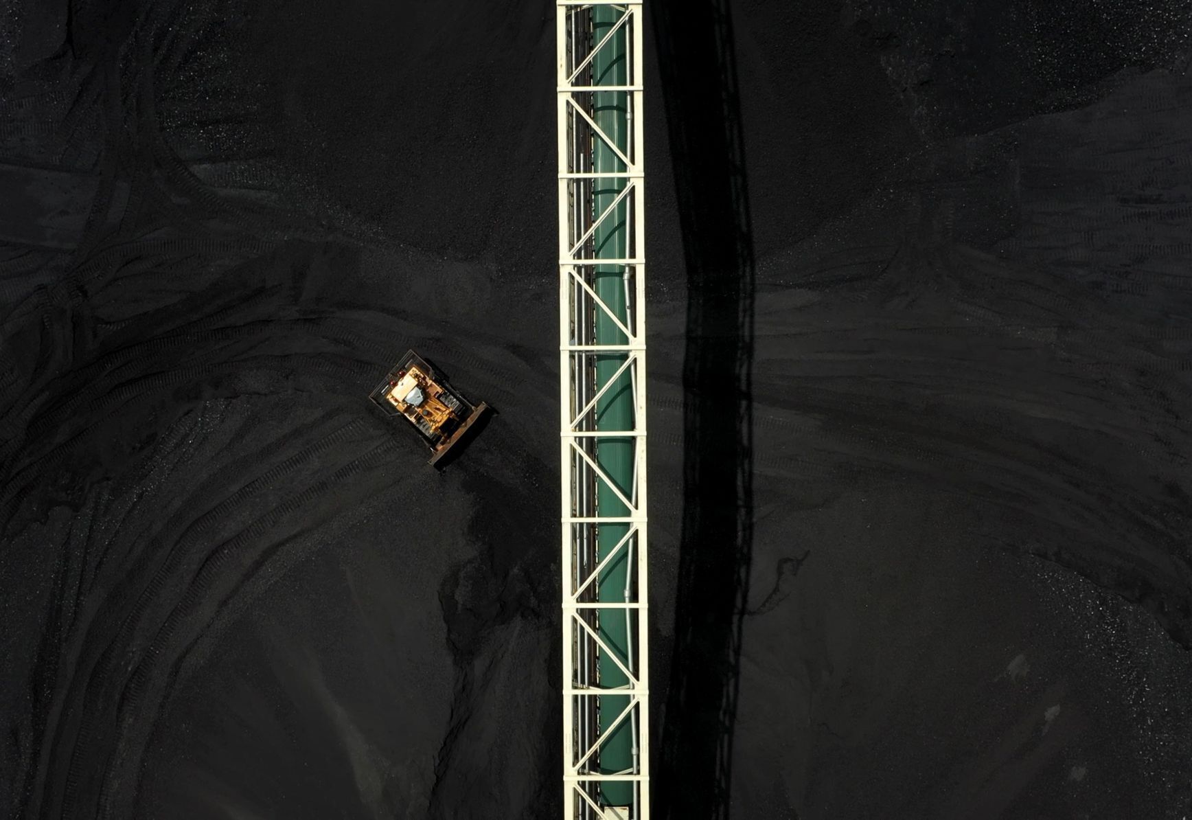 Prairie State Energy Campus, 1630 megawatt coal-fired power plant in Marissa